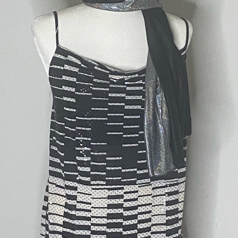 Chic Black and White Patterned Dress with Scarf